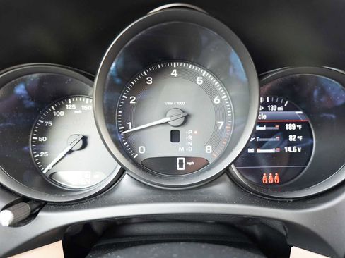 Used 2024 Porsche Macan w/ Premium Plus Package image 15