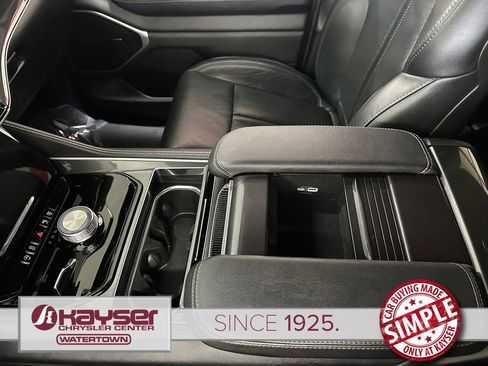 Used 2024 Jeep Wagoneer 4WD w/ Premium Group I image 30