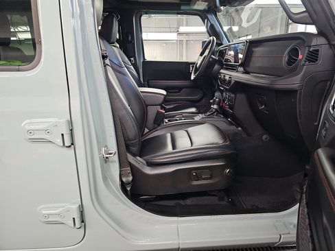 Used 2024 Jeep Wrangler Unlimited Rubicon image 9