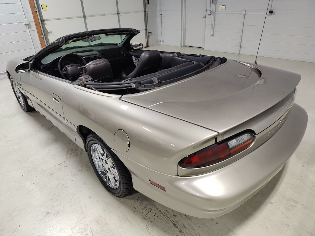 Used 2002 Chevrolet Camaro Z28 RWD image 26