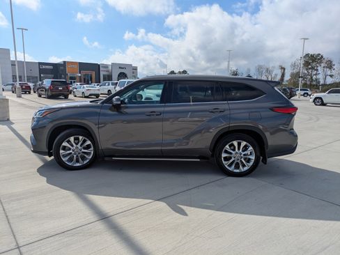 Certified 2022 Toyota Highlander Limited image 4