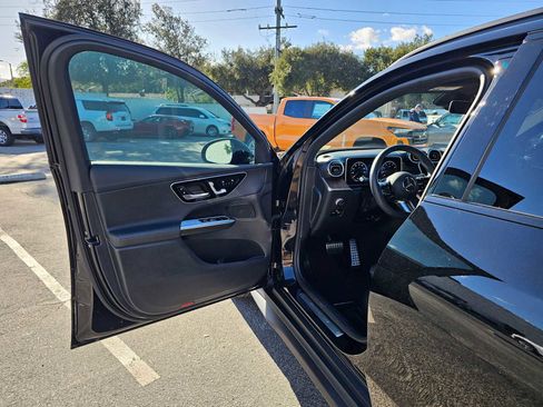 Used 2025 Mercedes-Benz GLC 300 GLC 300 image 19