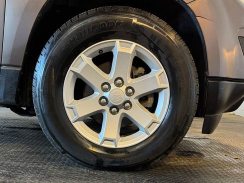 Used 2009 Saturn Outlook XE w/ Preferred Package image 10