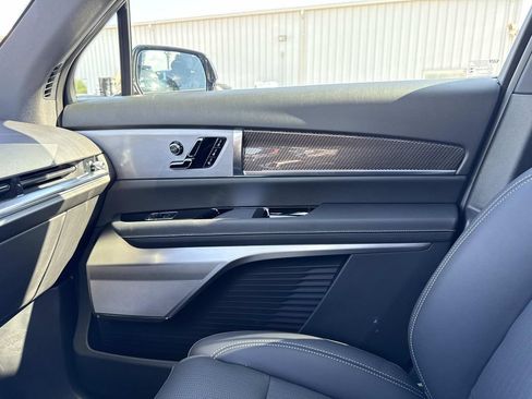 New 2027 Cadillac Vistiq Sport w/ LPO, Floor Liner Package AWD/4WD image 23