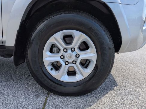 Used 2022 Toyota 4Runner SR5 Premium w/ Moonroof Package image 11