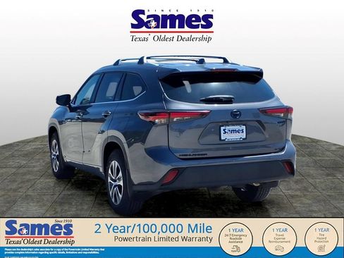 Used 2024 Toyota Highlander XLE AWD/4WD image 7