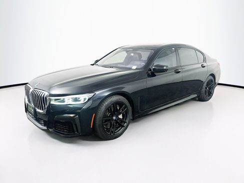 Used 2020 BMW 750i xDrive w/ Executive Package image 3