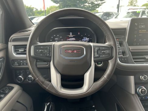 Used 2024 GMC Yukon XL SLT w/ SLT Luxury Package AWD/4WD image 16