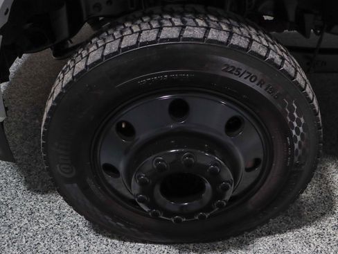 Used 2025 Ford F450 Platinum w/ FX4 Off-Road Package image 11