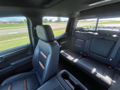 Used 2023 GMC Sierra 1500 AT4 w/ Technology Package AWD/4WD image 28