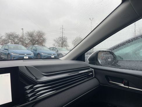 Used 2025 Toyota Camry LE image 35