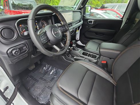 New 2025 Jeep Wrangler Unlimited Rubicon 392 image 16