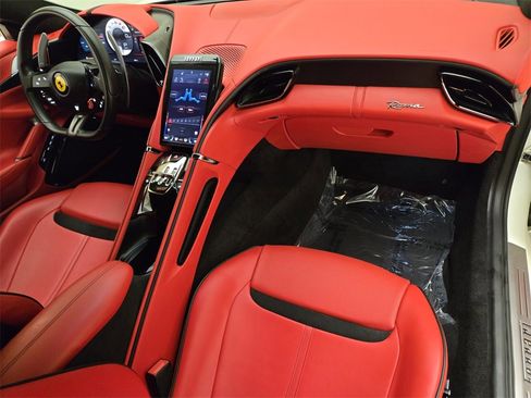 Used 2022 Ferrari Roma image 25