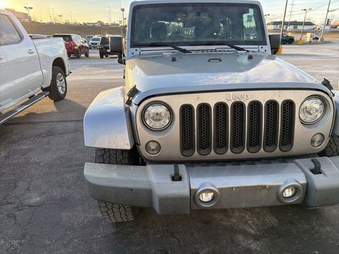 Used 2018 Jeep Wrangler Unlimited Sahara image 5