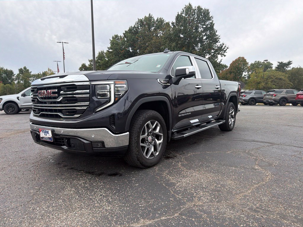 Used 2022 GMC Sierra 1500 SLT w/ SLT Premium Plus Package AWD/4WD image 2