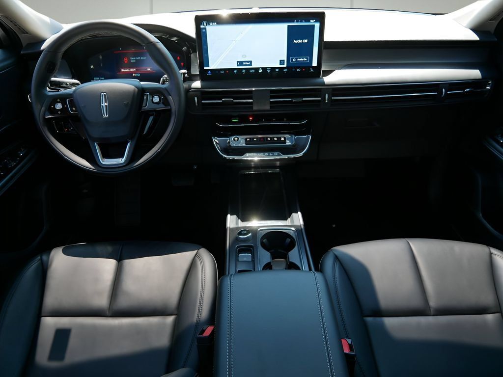 Used 2025 Lincoln Corsair AWD w/ Equipment Group 101A image 14