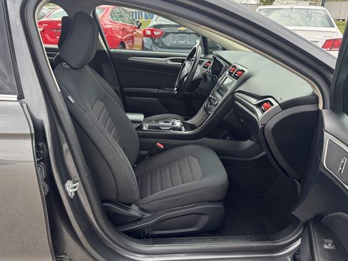 Used 2020 Ford Fusion SE FWD image 28