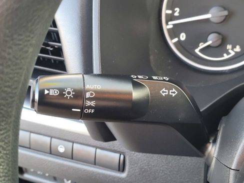 Used 2024 Nissan Rogue SV image 16