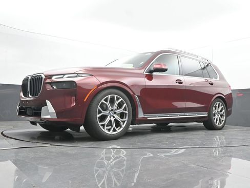 Used 2025 BMW X7 xDrive40i AWD/4WD image 34