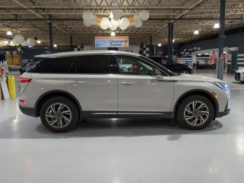 Used 2024 Lincoln Corsair AWD w/ Equipment Group 101A image 7