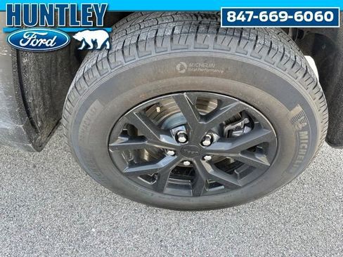 Used 2024 Jeep Grand Cherokee L Laredo AWD/4WD image 8