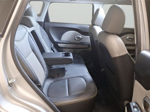 Used 2016 Kia Soul + w/ Primo Package FWD image 13