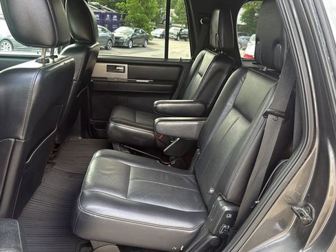 Used 2015 Ford Expedition XLT w/ Equipment Group 202A RWD image 19