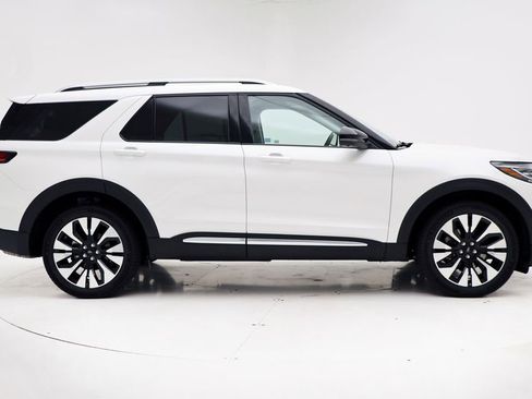 Used 2026 Ford Explorer Platinum w/ LUX Leather Package AWD/4WD image 3