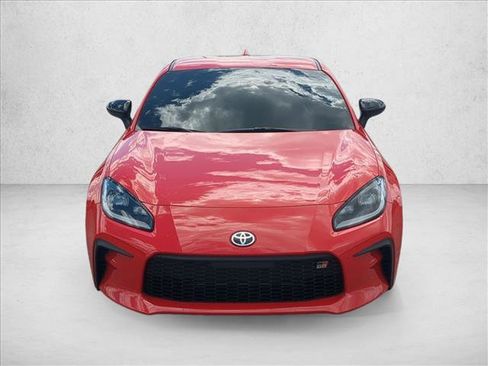 Used 2025 Toyota GR86 Premium RWD image 2