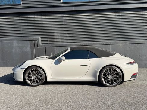 Certified 2025 Porsche 911 Carrera RWD image 7