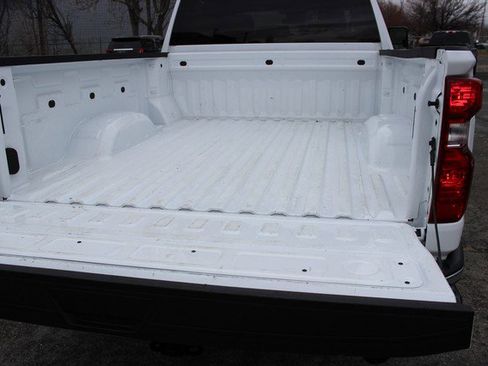 Used 2024 Chevrolet Silverado 2500 LT w/ Convenience Package image 14