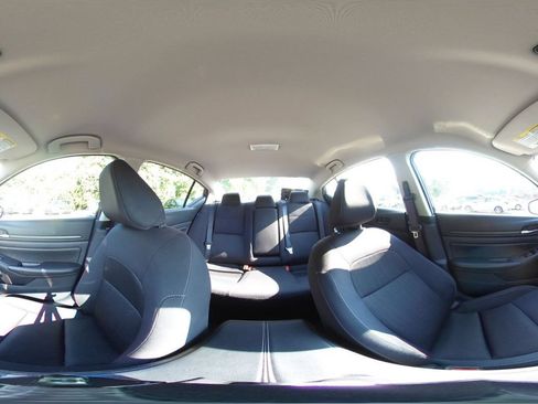 Used 2025 Nissan Altima 2.5 SV FWD image 42