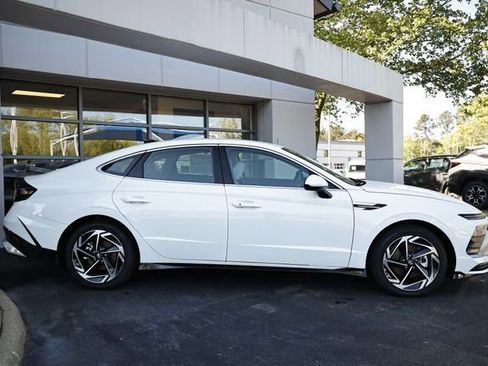 New 2026 Hyundai Sonata SEL FWD image 3