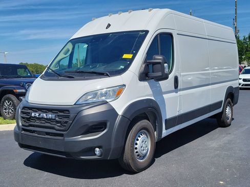 Used 2025 RAM ProMaster 2500 w/ Convenience Group image 3