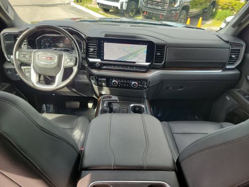 Used 2023 GMC Sierra 1500 SLT w/ SLT Convenience Package image 17