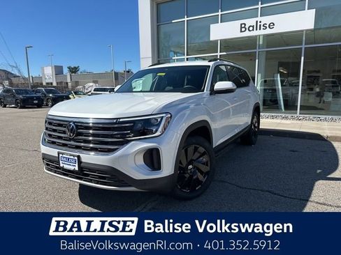 New 2026 Volkswagen Atlas SE image 3