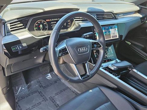 Used 2024 Audi Q8 e-tron Premium Plus w/ Premium Plus Package AWD/4WD image 10