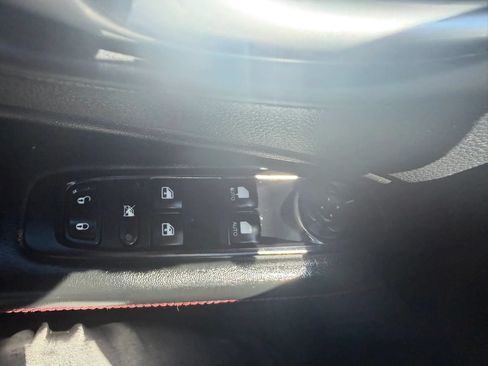 Used 2020 Jeep Compass Trailhawk AWD/4WD image 25