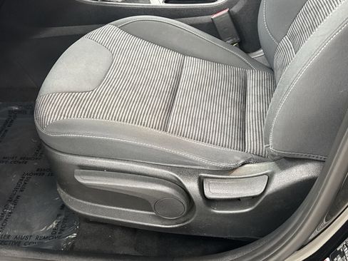 Used 2022 Kia Niro LXS FWD image 26