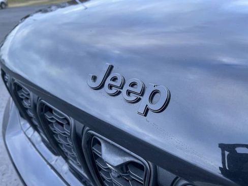 Used 2023 Jeep Grand Cherokee Limited w/ Luxury Tech Group II image 30