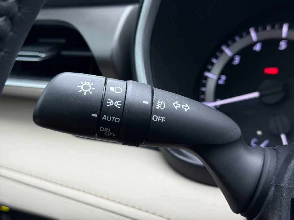 Used 2023 Toyota Highlander XLE FWD image 28