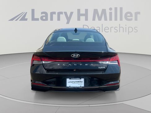 Used 2023 Hyundai Elantra Limited FWD image 5