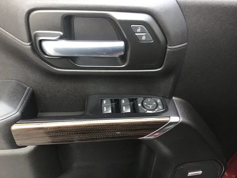 Used 2020 Chevrolet Silverado 1500 LT Trail Boss image 10