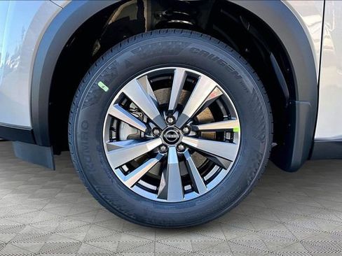 New 2025 Nissan Pathfinder SL image 12