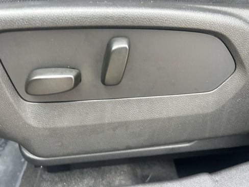 Used 2023 Buick Envision Essence w/ Sport Touring Package image 12