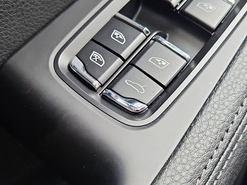 Certified 2026 Porsche Macan AWD/4WD image 20