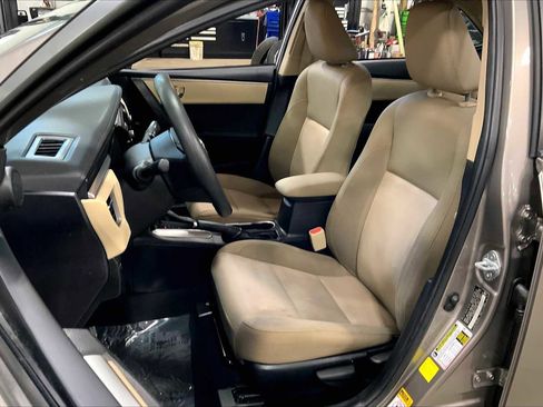 Used 2015 Toyota Corolla LE image 8