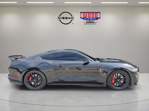 Used 2020 Ford Mustang Shelby GT500 w/ Technology Package RWD image 2
