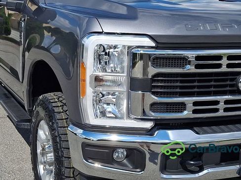 Used 2023 Ford F250 XLT w/ FX4 Off-Road Package AWD/4WD image 9