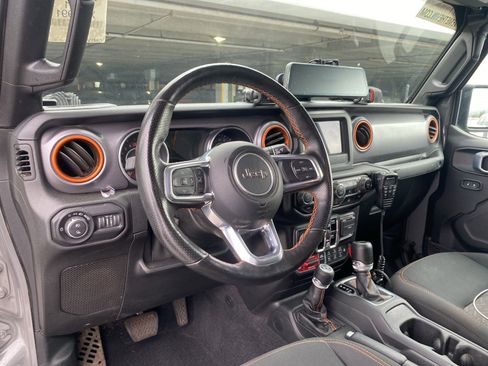 Used 2021 Jeep Gladiator Mojave w/ Cold Weather Group AWD/4WD image 7